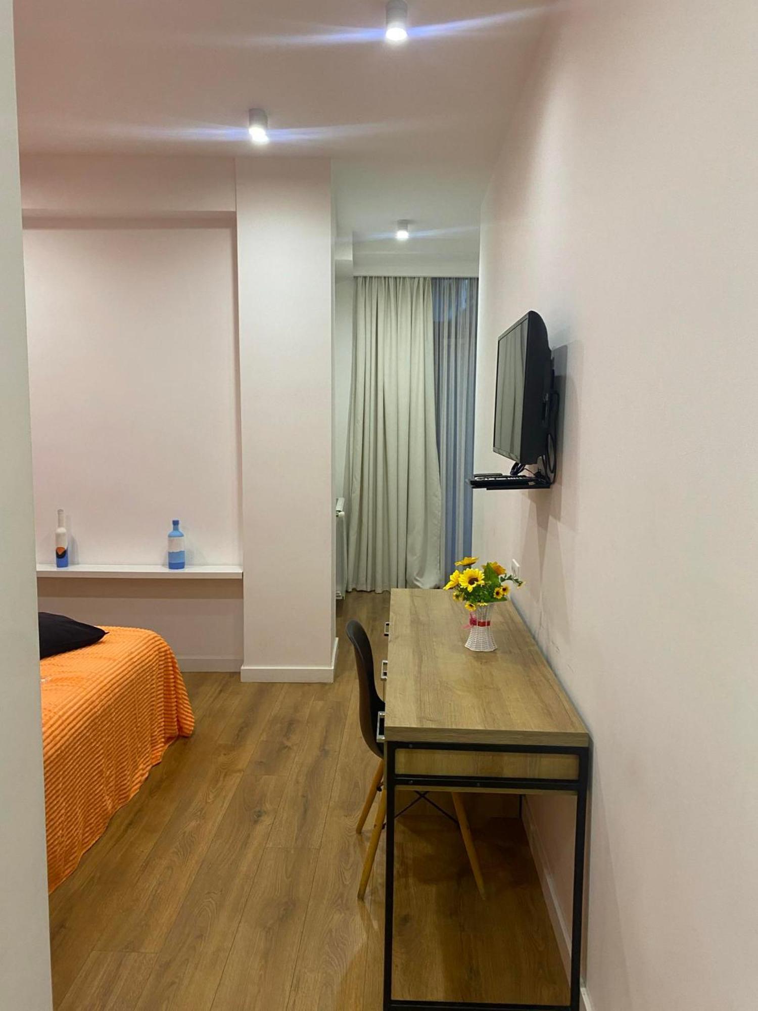 Vere Side Hotel Tbilisi Exterior photo