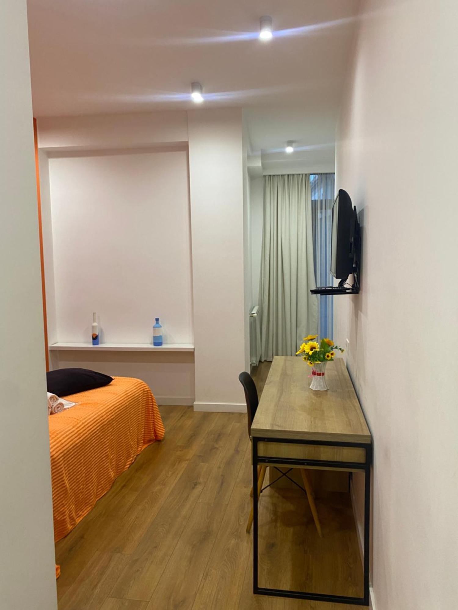 Vere Side Hotel Tbilisi Exterior photo